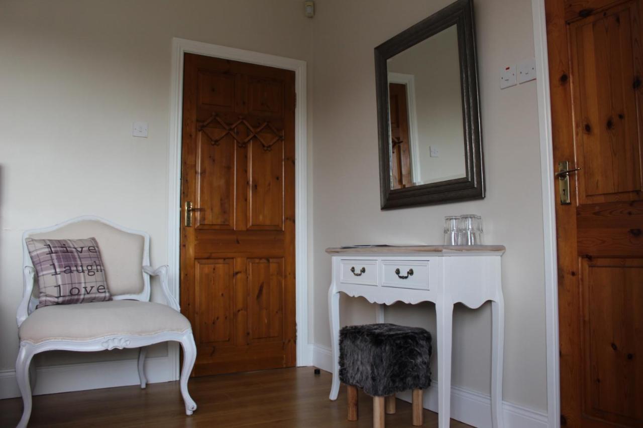 O' Sullivan'S B & B Kilclogherane Room photo